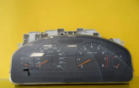 Mitsubishi Galant Speedometer (instrument cluster) MR444006