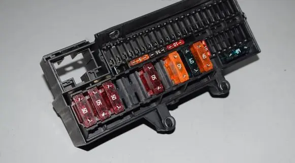 BMW 7 E65 E66 Fuse module 6900582