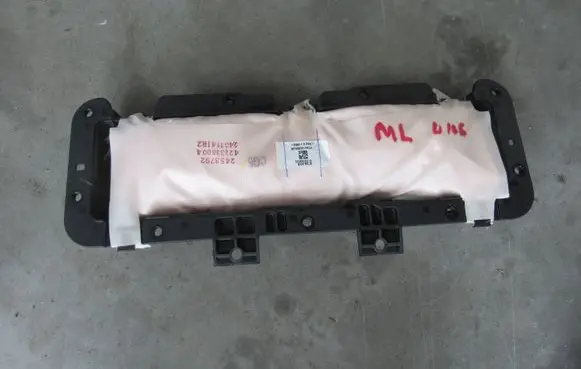 Mercedes-Benz ML W166 Knee airbag KABASP2 433298813000 0080P1100016