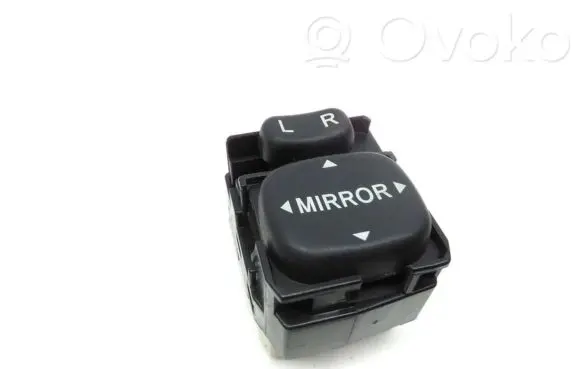 Toyota Avensis T250 Wing mirror switch 183574