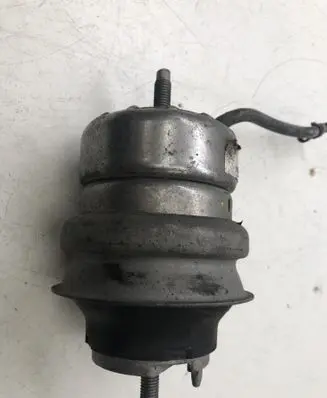 Jaguar XF Engine mount bracket