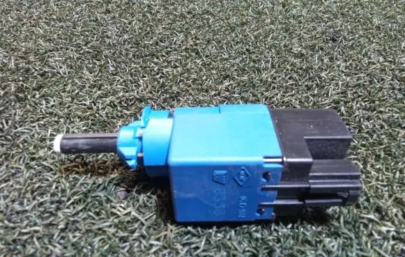Clutch pedal sensor