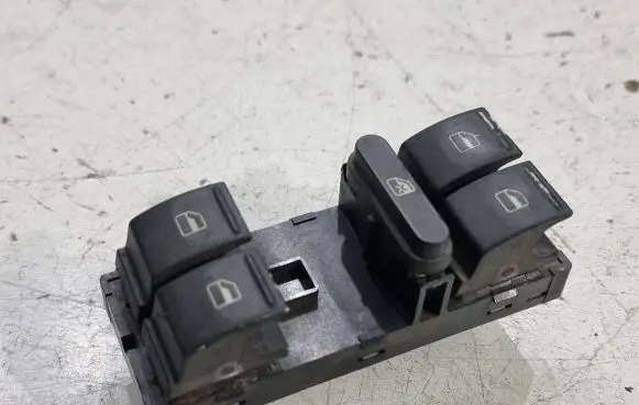 Volkswagen PASSAT B5 Electric window control switch 1K4959857