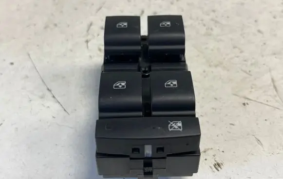 Opel Mokka Electric window control switch 13305009