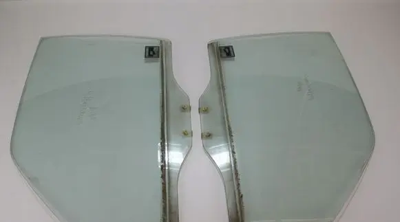 Mitsubishi Pajero Front door window/glass (coupe) XXXX 2006R 163KM