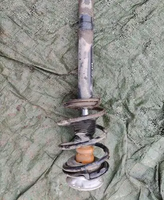 BMW 5 E39 Front shock absorber with coil spring 31311093644