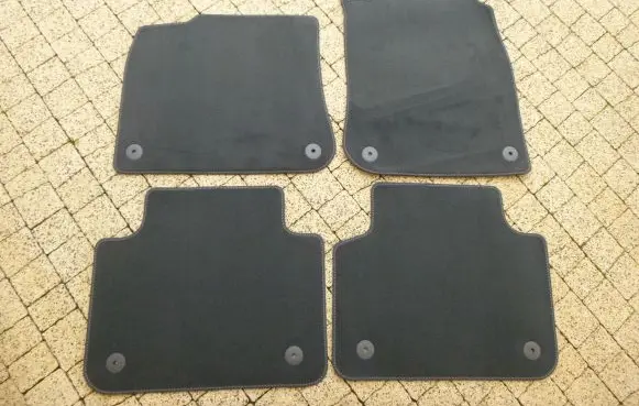 Volkswagen Touareg III Car floor mat set 761863011D