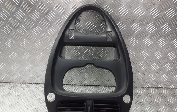 Citroen Xsara Picasso Radio/GPS head unit trim 9631279580