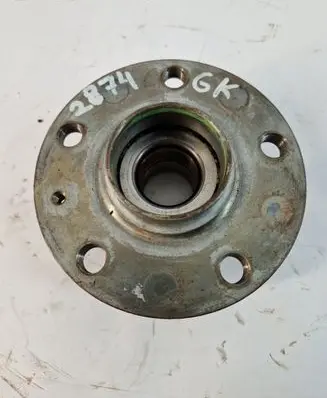 Rear wheel hub