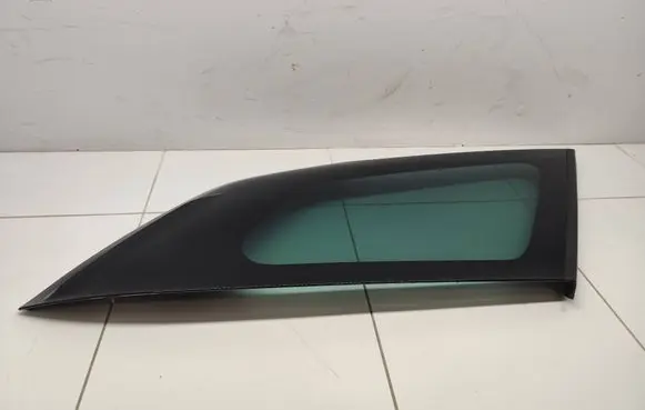 Rear side window