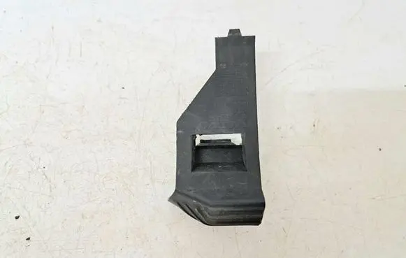 Volvo V50 Front bumper mounting bracket 30678482