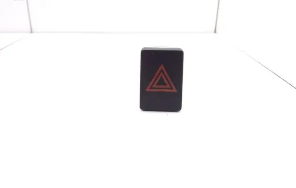 Nissan Qashqai Hazard light switch 26290 A7353