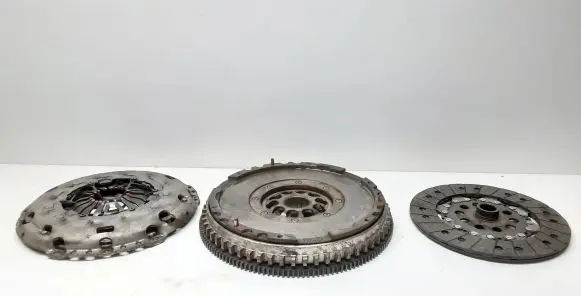 Volvo V70 Clutch set kit 300095181519100 GGV30000039