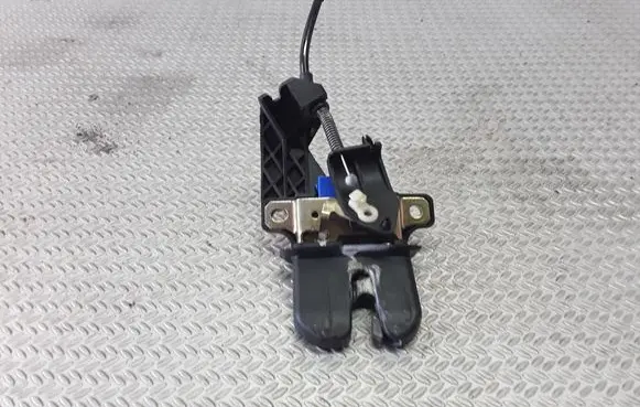 Audi A4 S4 B6 8E 8H Tailgate/trunk/boot lock/catch/latch 8E5827505B