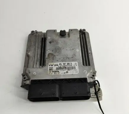 Volkswagen PASSAT B8 Engine control unit/module 05L907309B 0281035371
