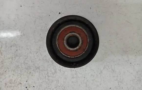 BMW 5 GT F07 Belt tensioner pulley 000000465