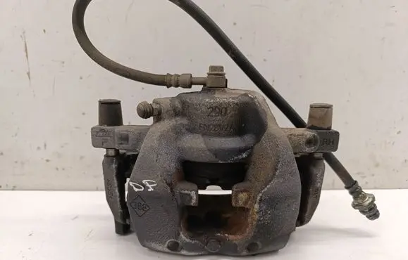 Nissan Qashqai J12 Front brake caliper