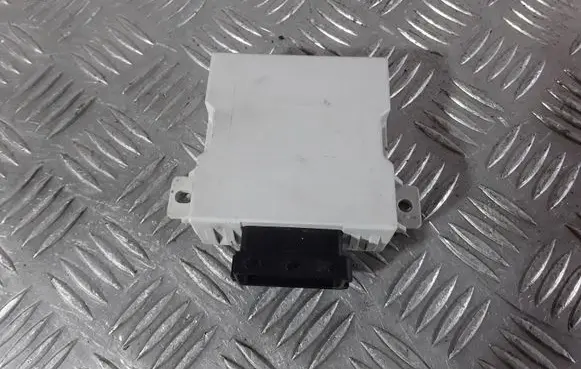 Toyota Avensis T250 Window wiper relay 150696