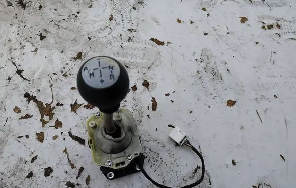 Iveco Daily 35 - 40.10 Gear shifter/selector 504097721