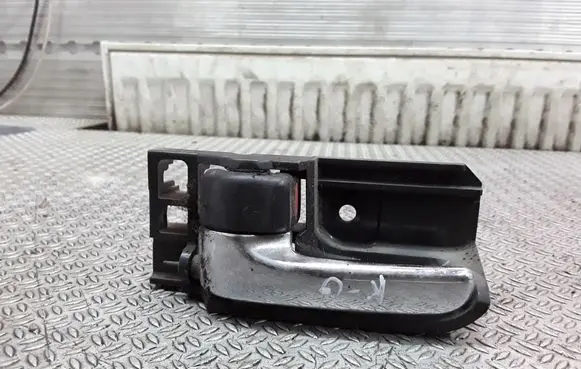 Toyota Corolla Verso E121 Rear door interior handle