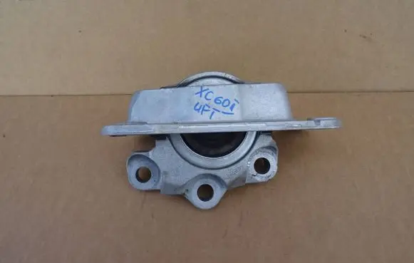 Volvo XC60 Engine mount bracket 32255205