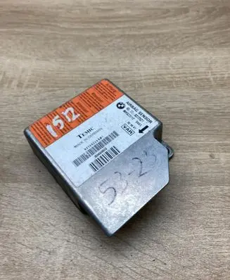 BMW 5 E39 Airbag control unit/module 8372521