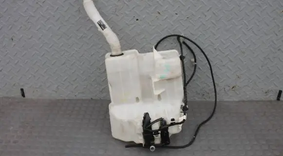 Mitsubishi L200 Windshield washer fluid reservoir/tank MITSUBISHI8260A428 8260A428 8264A228