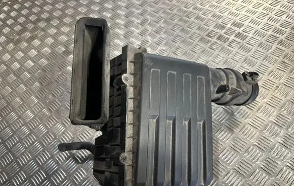 Volkswagen Tiguan Air filter box 5Q0129607AF