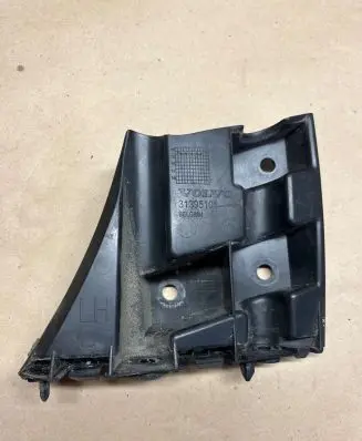 Volvo V40 Front bumper mounting bracket 31395101