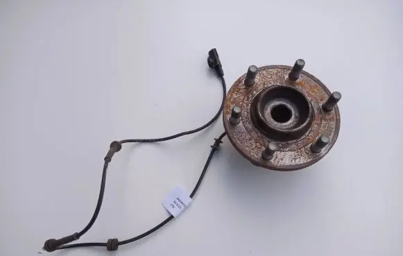 Infiniti QX80 Front wheel bearing hub 