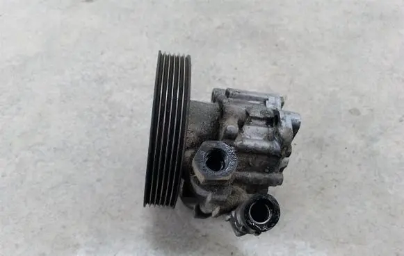 Fiat Ulysse Power steering pump 9647983580