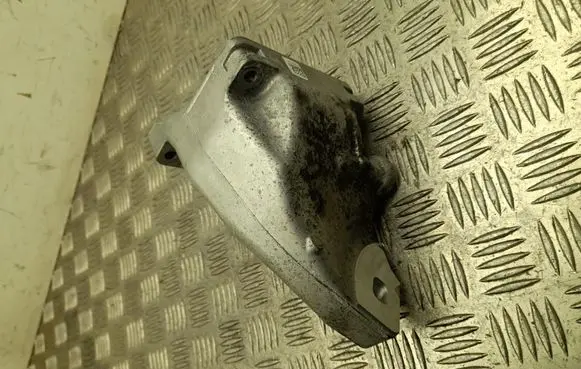 Mercedes-Benz GLC C254 Engine mounting bracket A6542231400