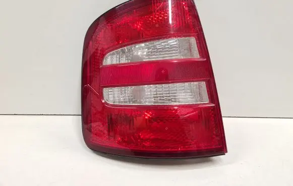 Skoda Fabia Mk1 (6Y) Rear/tail lights 6Y9945095 6Y9945111 YU3X13405AA