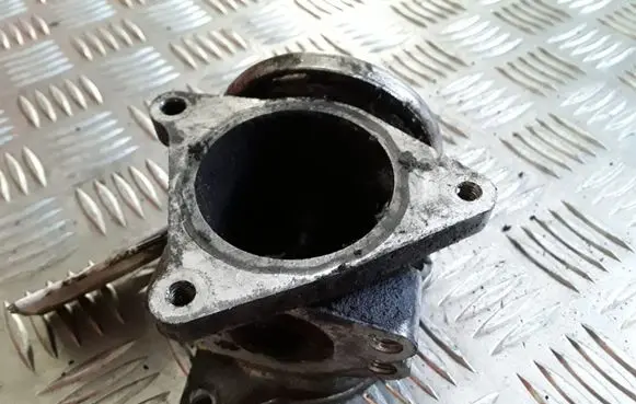 Volkswagen Jetta V EGR valve 038131501A 172617007 038129637D