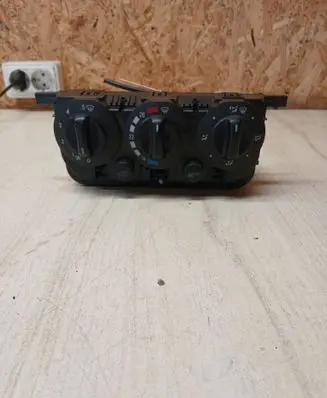 Mercedes-Benz A W168 Climate control unit 1688302285