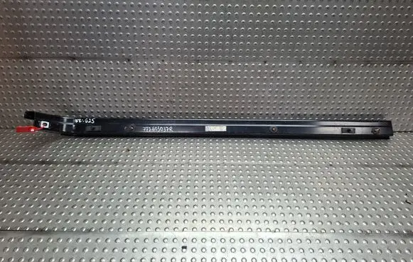 Renault Trafic III (X82) Sliding door middle roller runner S26301625 777603037R