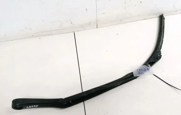 Chrysler Voyager Front wiper blade arm