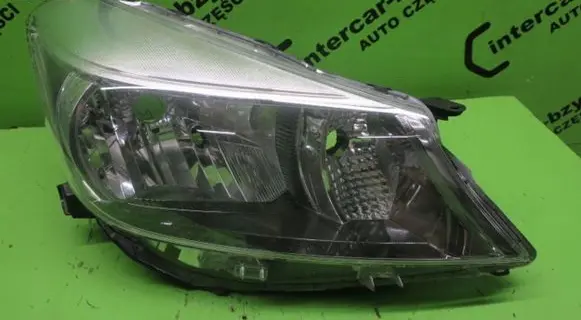 Toyota Yaris Headlight/headlamp