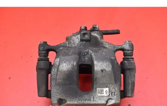 Toyota C-HR I Front brake caliper 