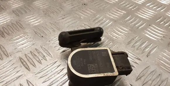 Headlight/headlamp level sensor