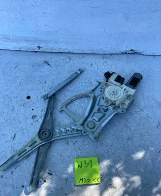 Opel Vectra C Front door window regulator with motor 0130822012