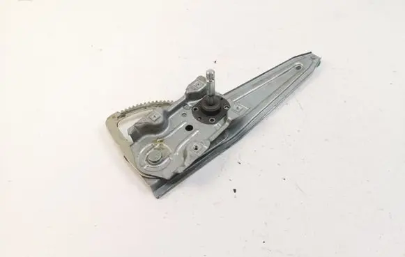 Toyota Avensis T270 Rear window lifting mechanism without motor
