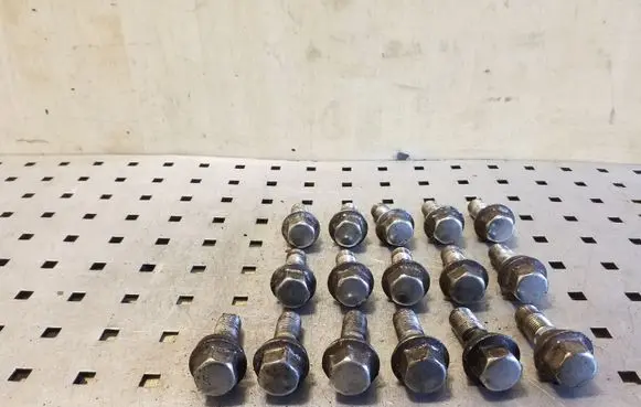 Volvo XC60 Nuts/bolts 