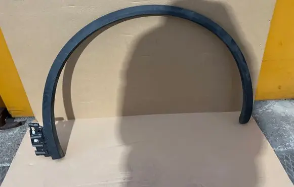 Volkswagen Touareg III Front arch trim 7L0853716A 760853718C