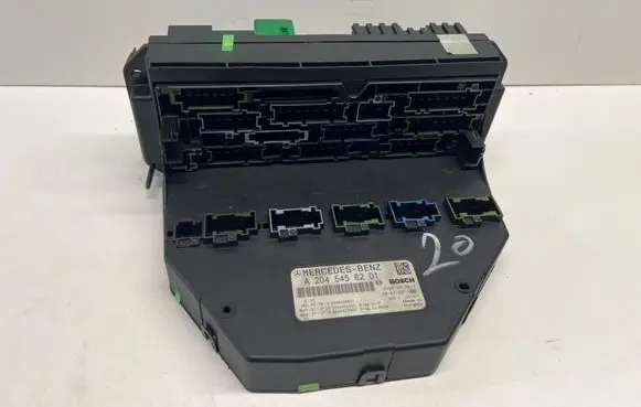 Mercedes-Benz C W204 Fuse box set A2045456201 A2044423300 A2045456601