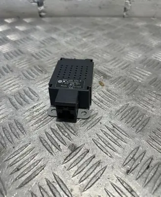 Volkswagen Golf VI Aerial antenna amplifier 5m0035570b