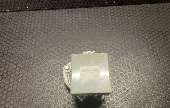 Peugeot 4007 Central body control module 8631A417 G170100270 381Q24BC