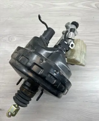 Mercedes-Benz C W203 Brake booster A0054304730