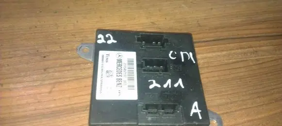 Mercedes-Benz E W211 Other control units/modules 2115452132 nenusttatyta