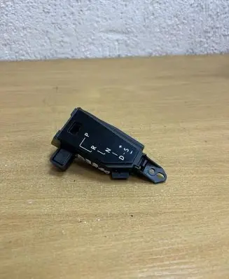 Lexus RX 450H Gear shift selector indicator 76K116 D9810